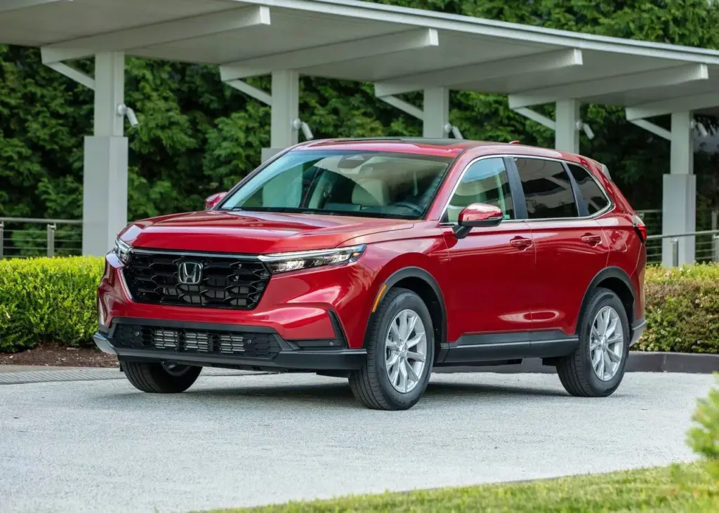 Honda CR-V on Radiant Red Metallic With Black Grill and Silver Alloy Wheel