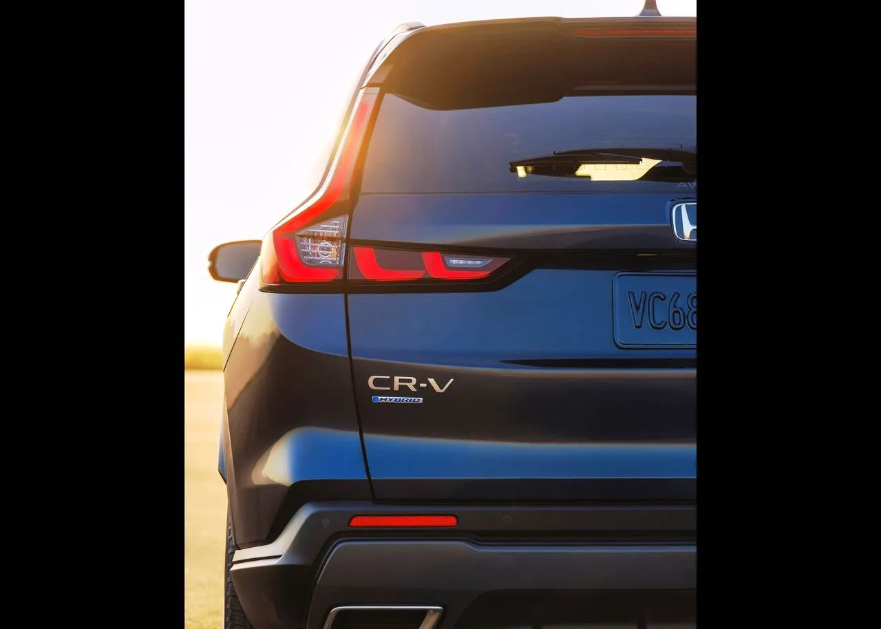 Tail Light of Honda CR-V On Meteorite Gray Metallic