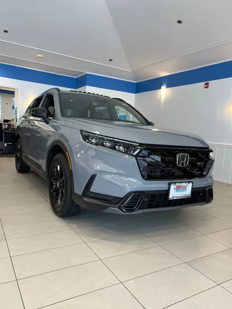 Urban Gray Pearl CR-V At The Store