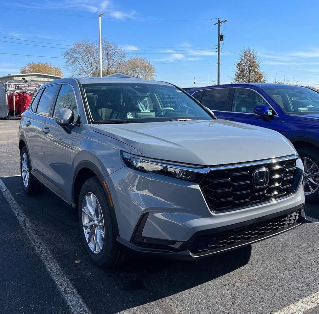 Urban Gray Pearl CR-V On The Parking Area