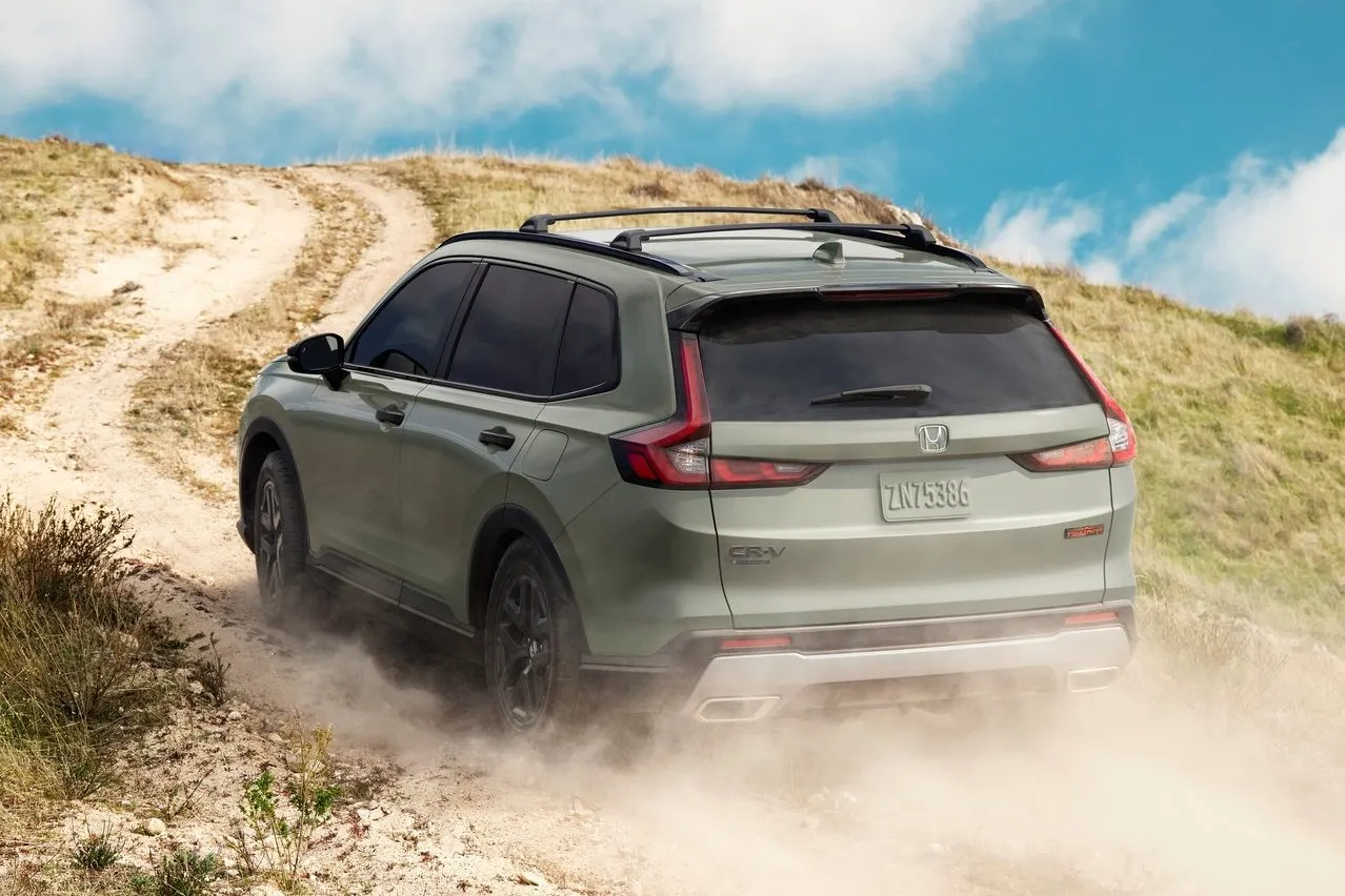 Dirt Drive Honda CR-V on Ash Green Metallic Paint Color