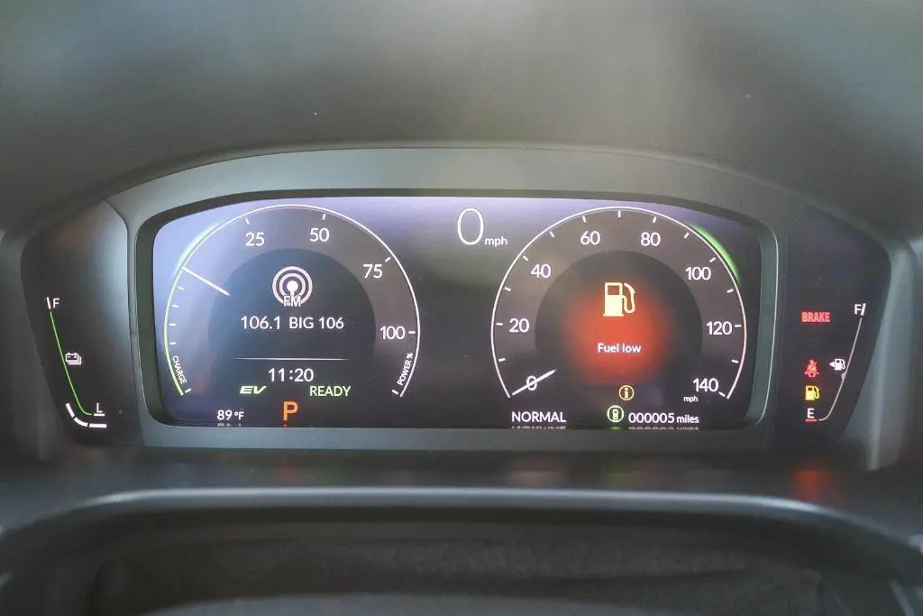 Low Fuel Light Indicator Shown on The Dashboard Honda CR-V