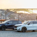 Honda CR-V Hybrid and gasoline side by side