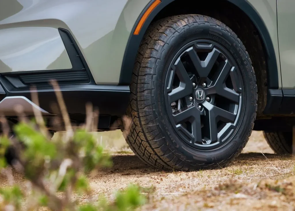 Honda CR-V trailSport With All Terrain Tires