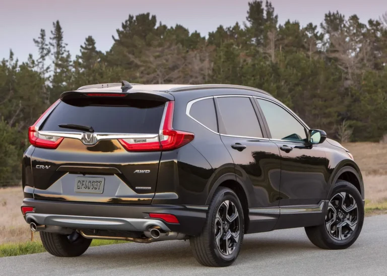 Honda CR-V Gen 5 Turn Radius