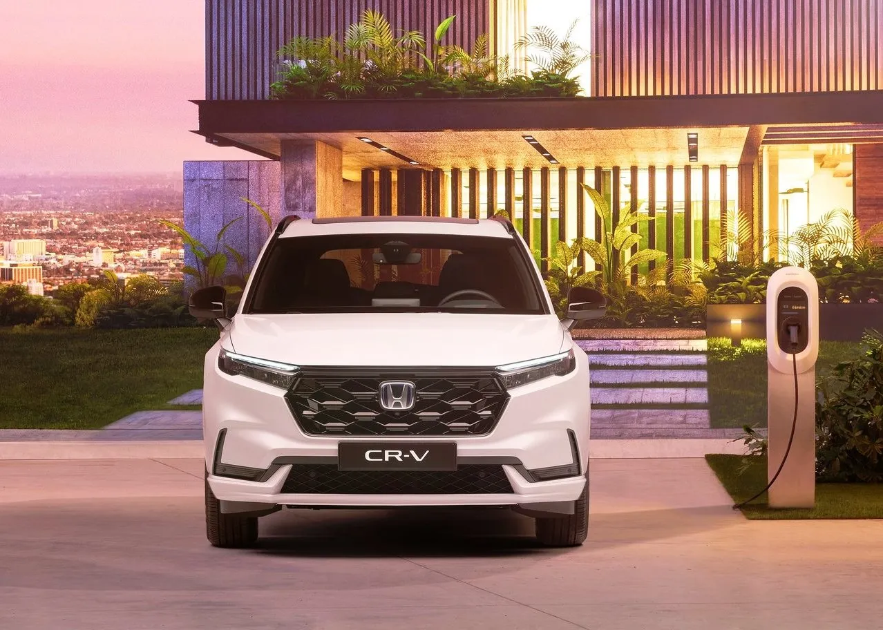 Honda CR-V PHEV Shown in Platinum White Pearl