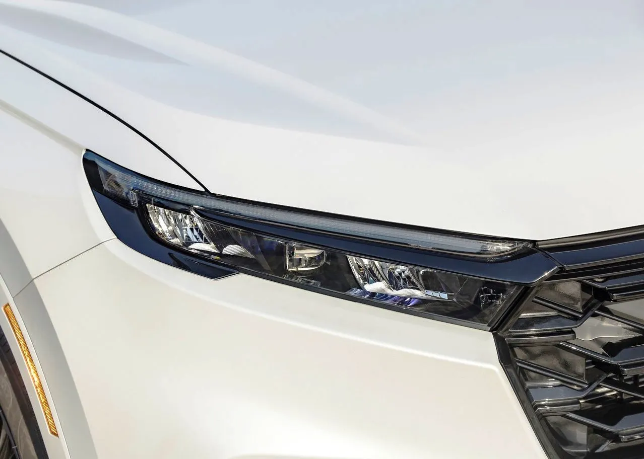 Honda CR-V Platinum White Pearl Headlight
