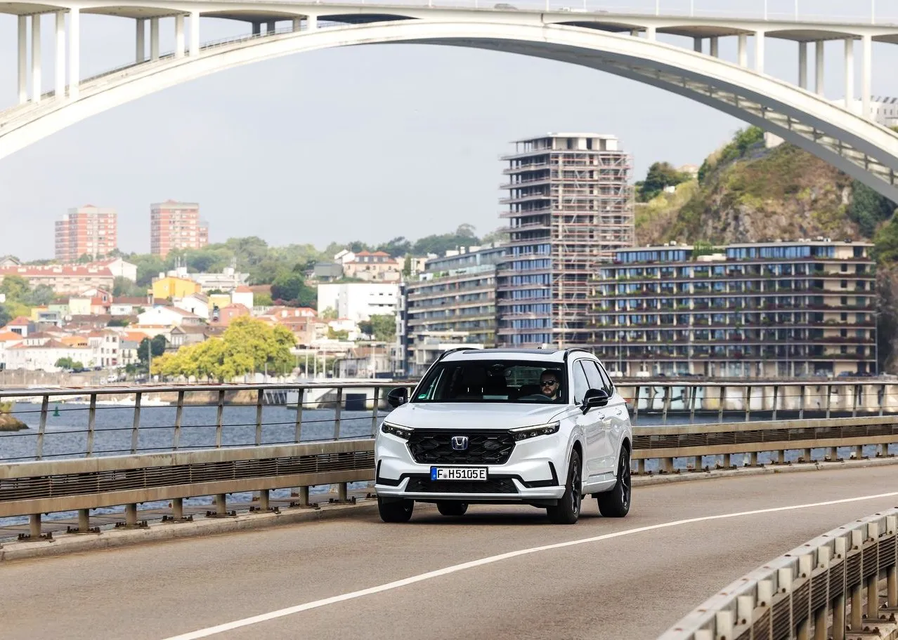 Honda CR-V Shown in Platinum White Pearl Exterior Paint Color