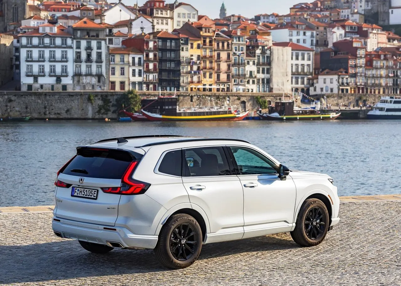 Honda CRV Platinum White Pearl Image