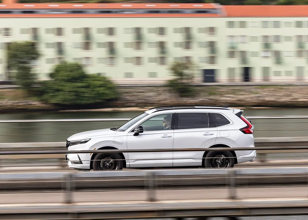 Honda CRV Platinum White Pearl Pictures