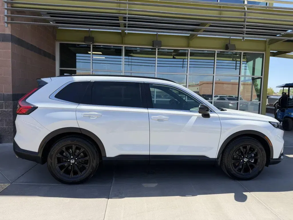 Platinum White Pearl CR-V With Black Wheels Look Nice